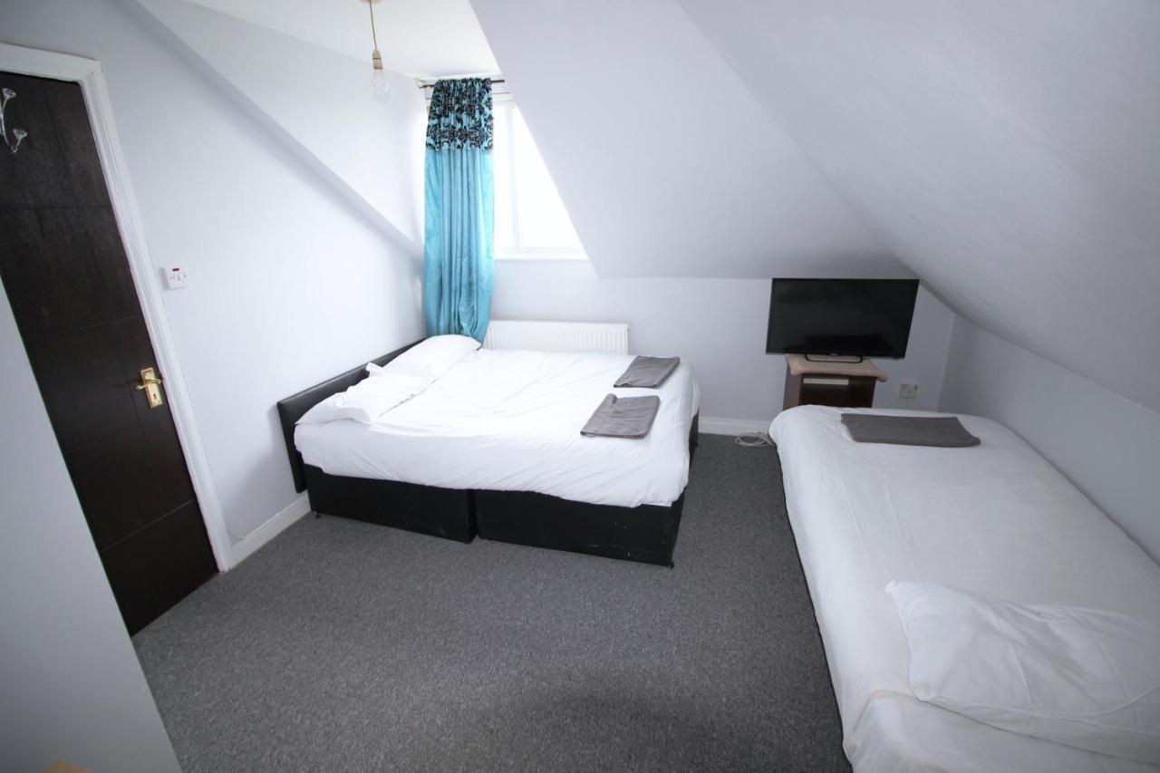 Clock House - London 4*